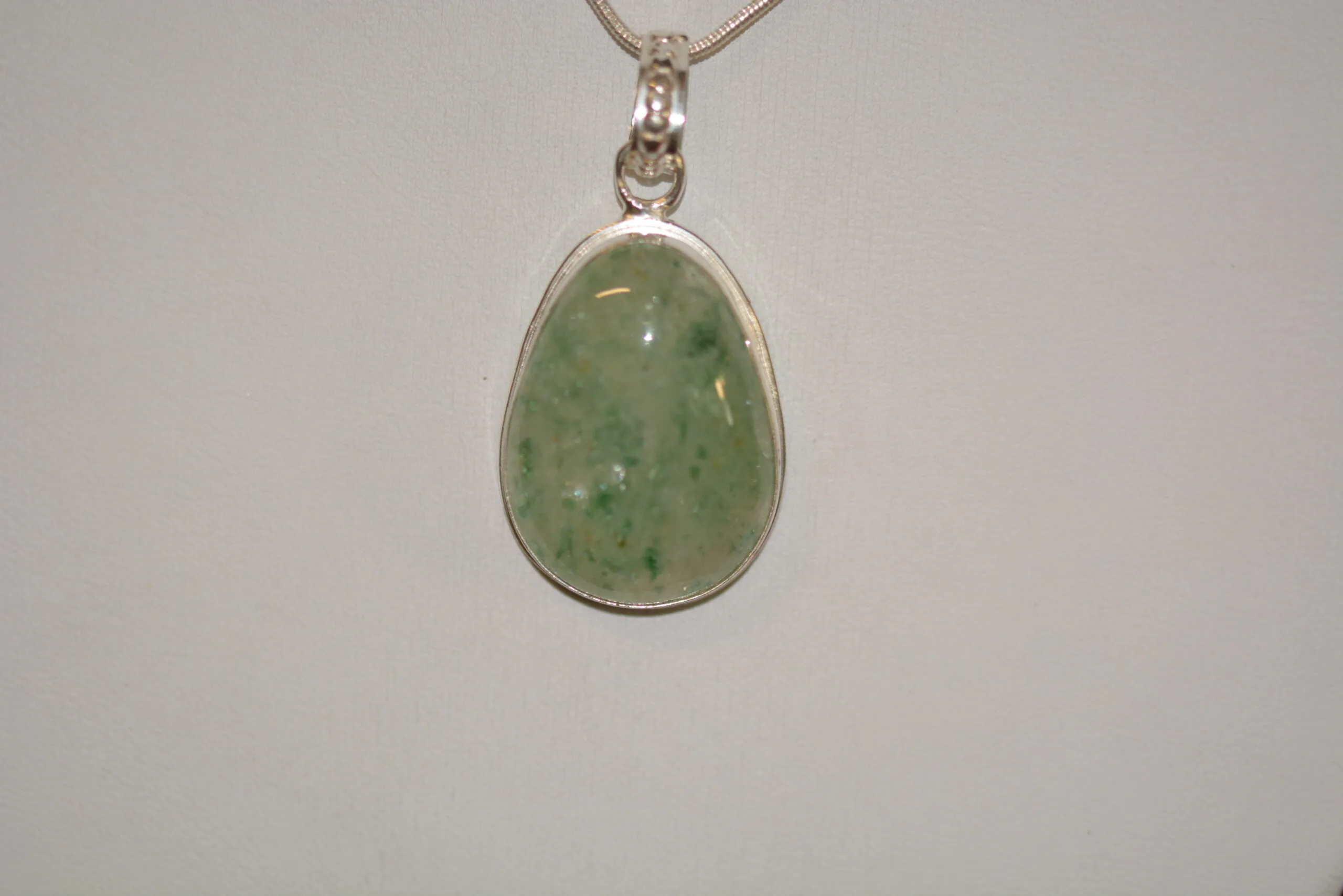 Pendentif en Prehnite (Copie)