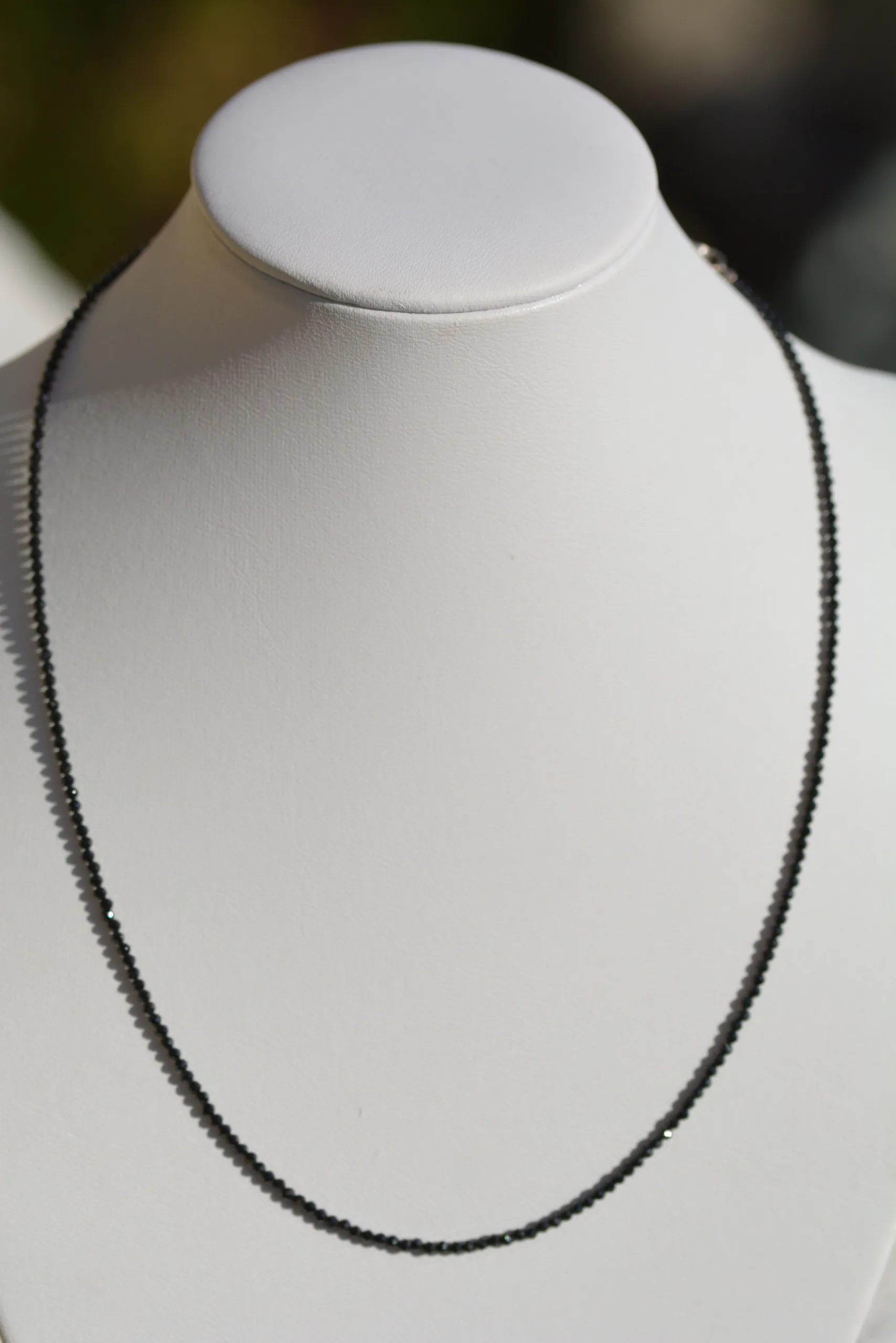 Collier en Spinelle