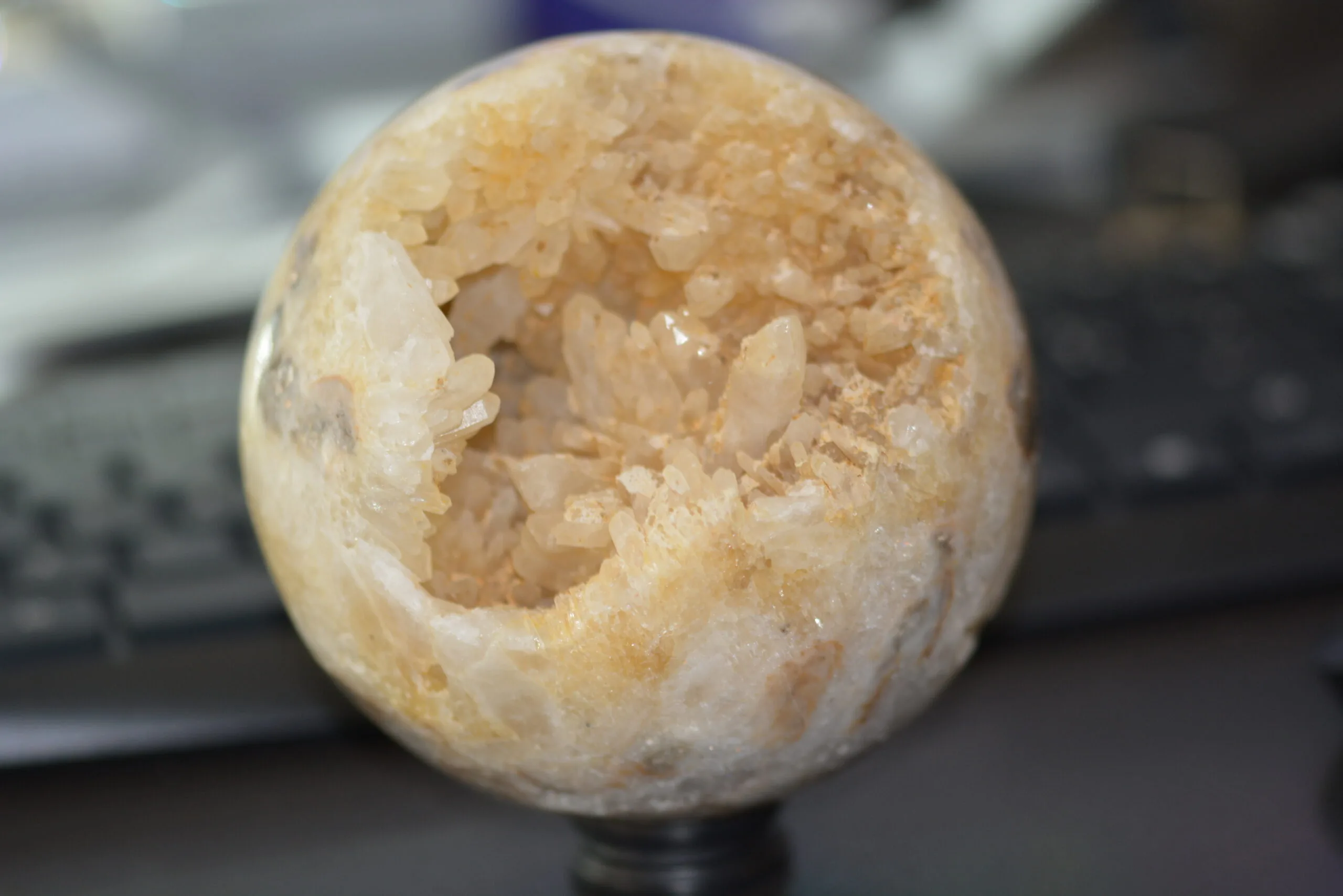 Sphère de quartz cristal jaune