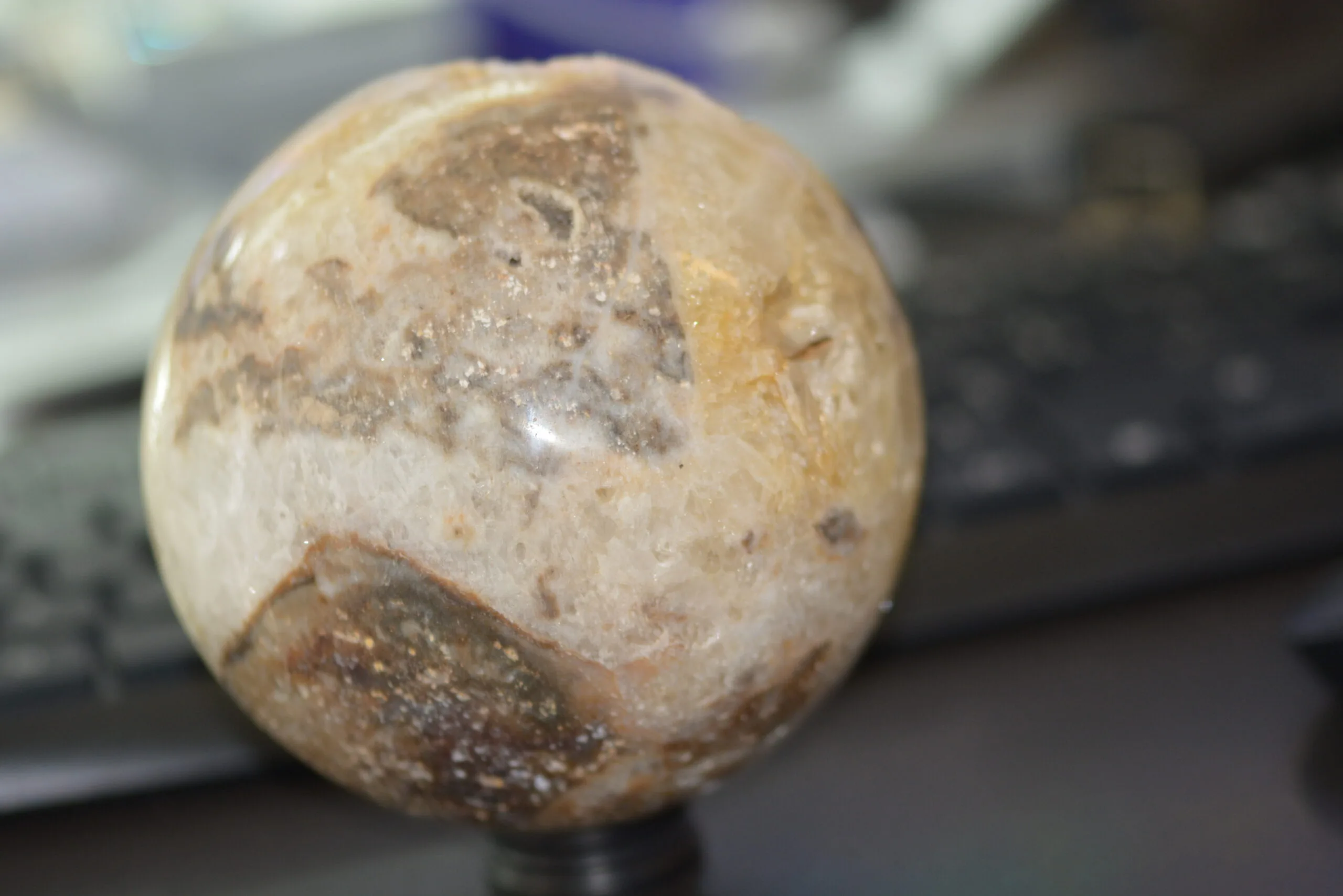 Sphère de quartz cristal jaune – Image 8