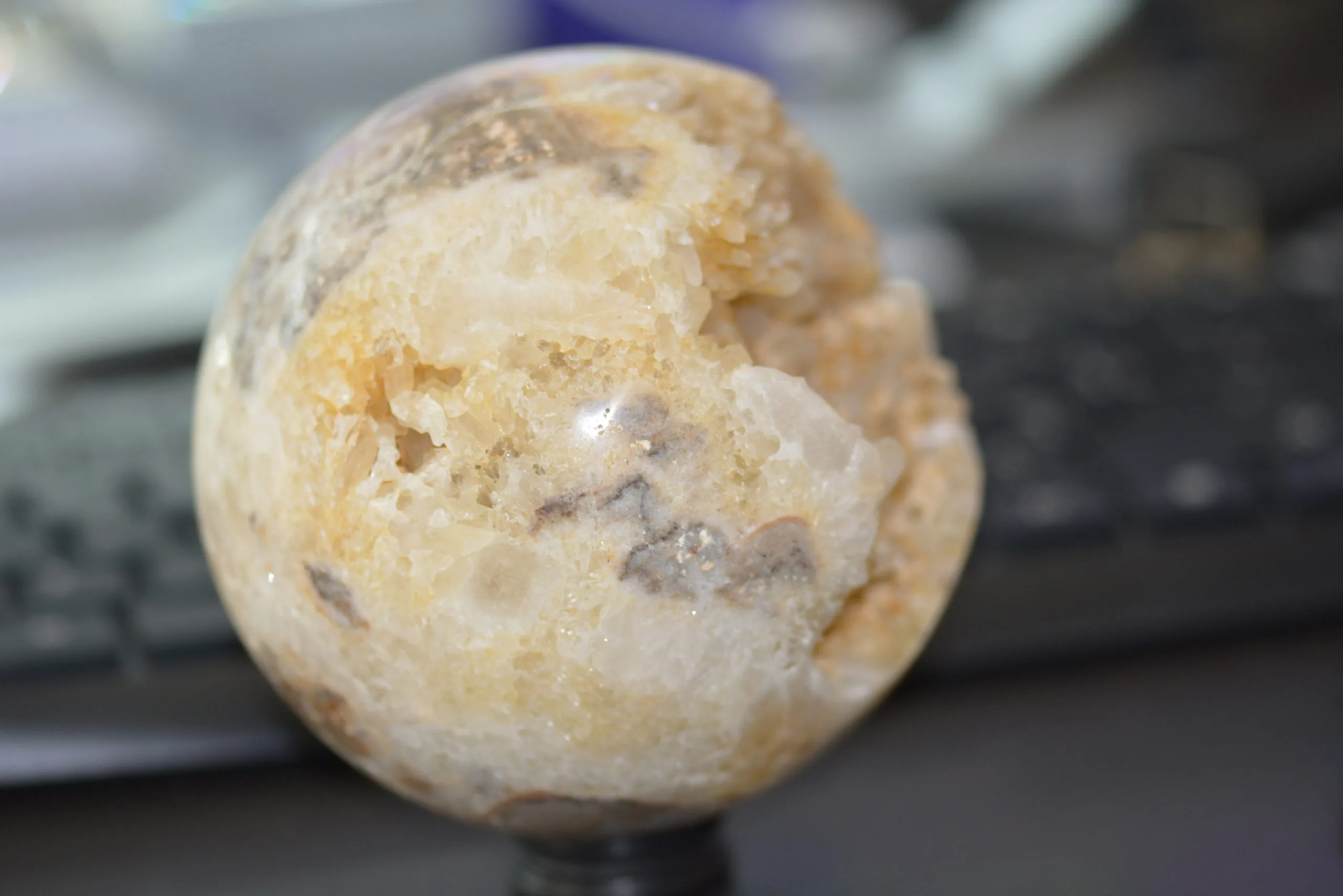 Sphère de quartz cristal jaune – Image 7