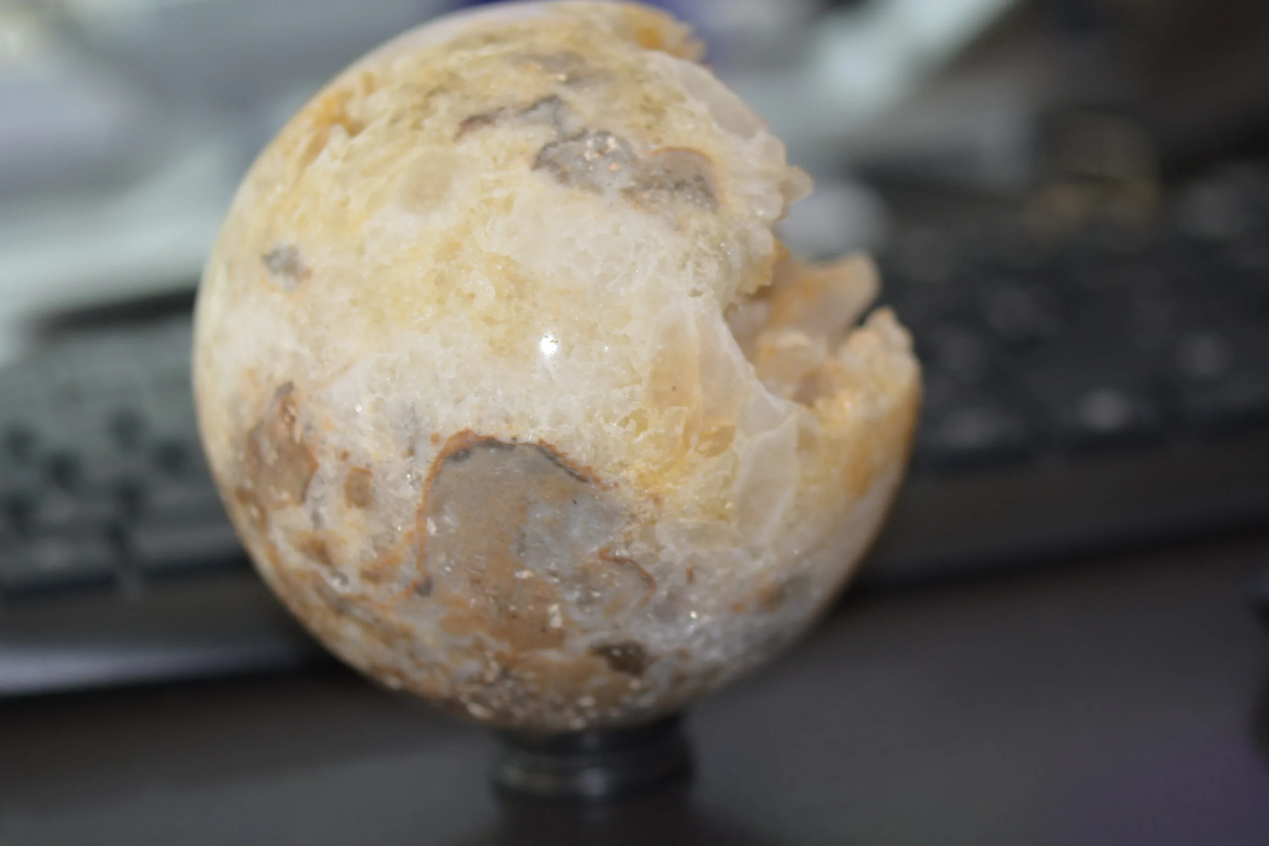 Sphère de quartz cristal jaune – Image 6